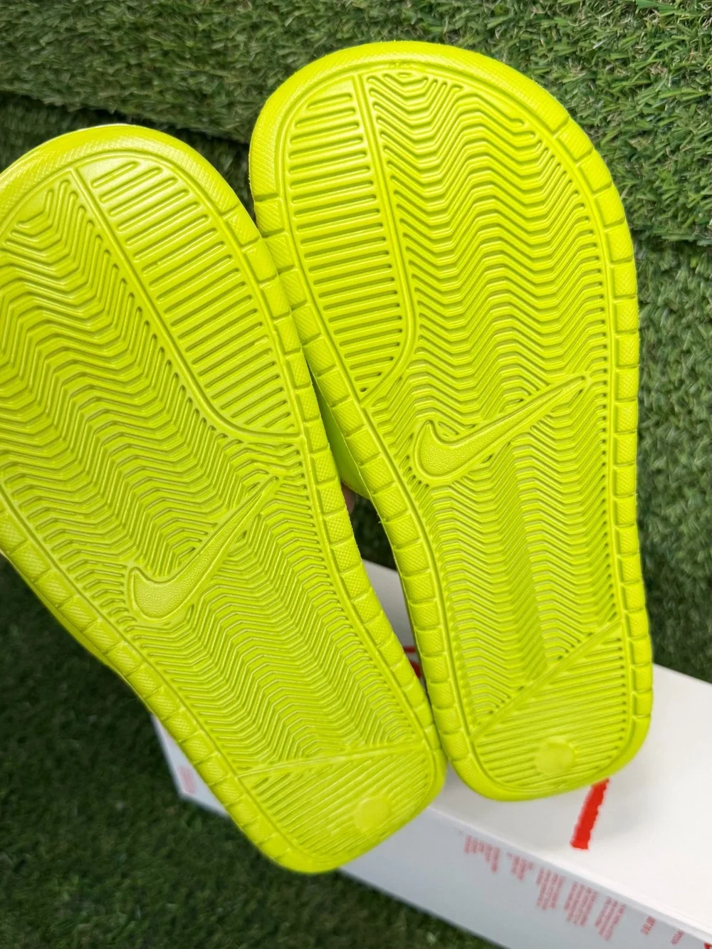 Nike x Stussy Benassi Slide Bright Cactus Volt Green CW2787-300 Men's Size 8 NIB